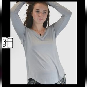 V-Neck T-Shirt Long Sleeve